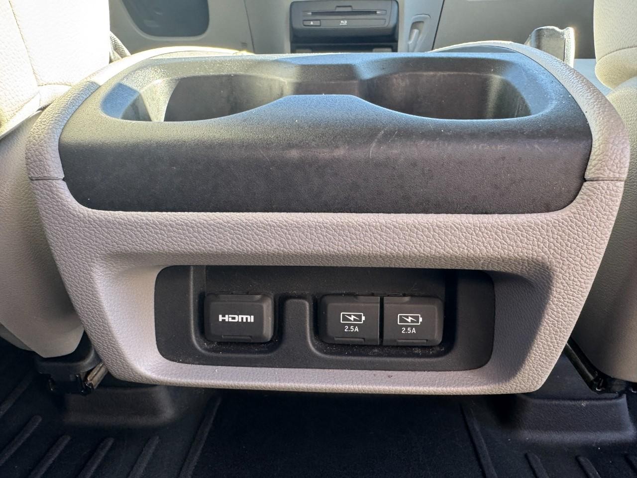 Honda Odyssey Vehicle Full-screen Gallery Image 17