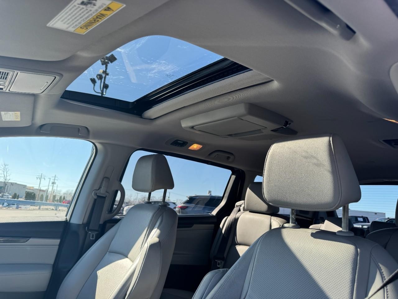 Honda Odyssey Vehicle Full-screen Gallery Image 20