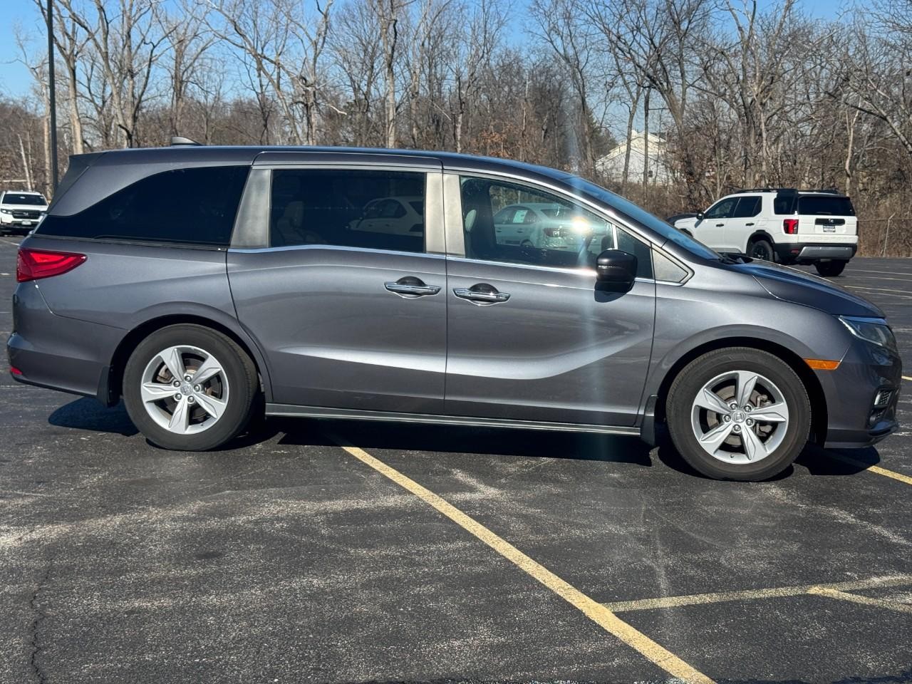 Honda Odyssey Vehicle Full-screen Gallery Image 02