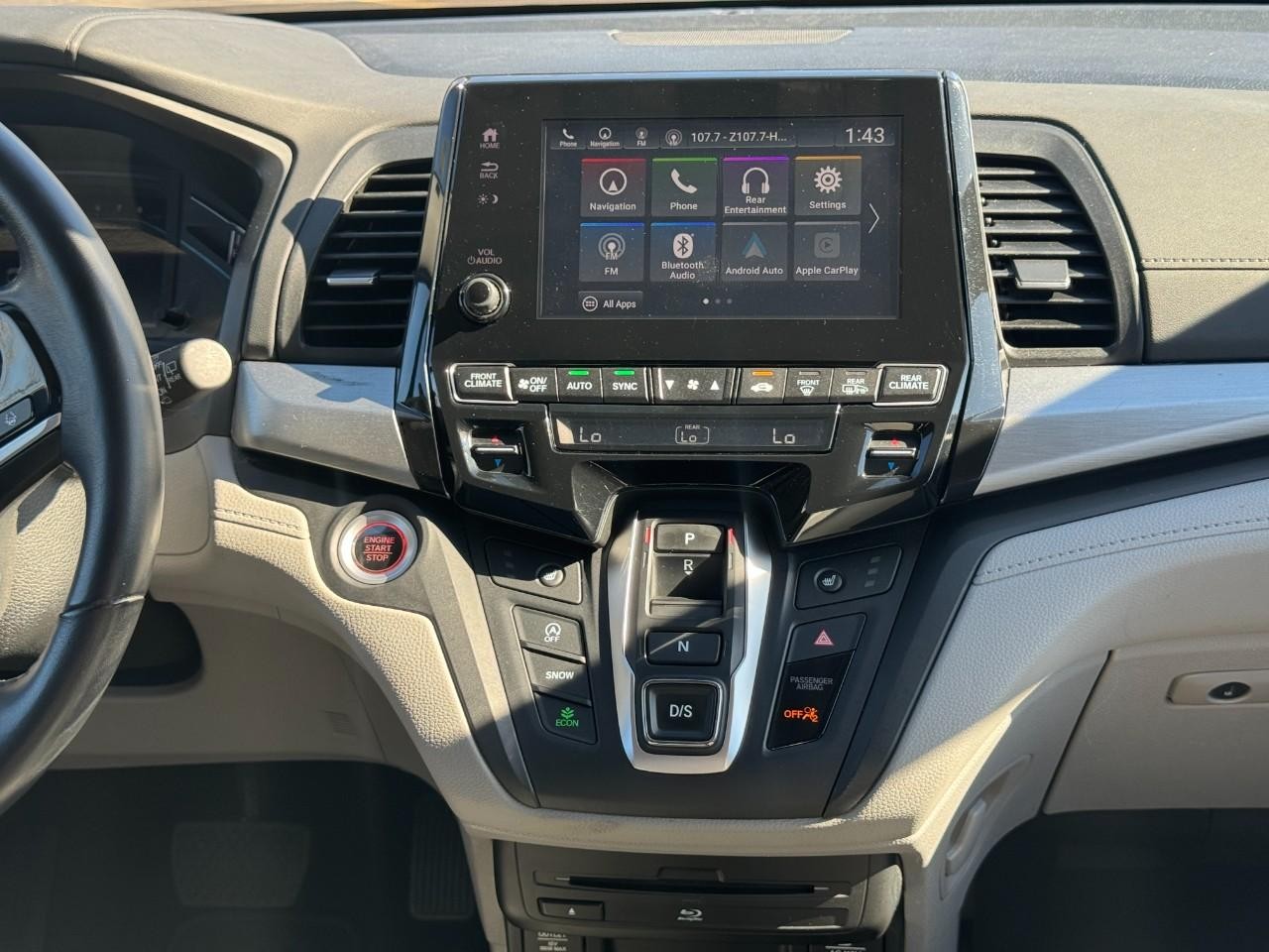 Honda Odyssey Vehicle Full-screen Gallery Image 16