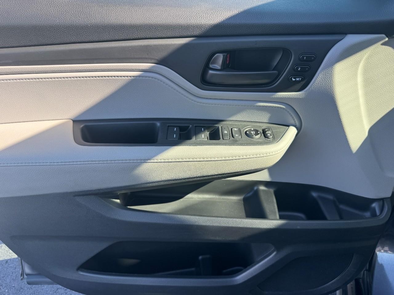 Honda Odyssey Vehicle Full-screen Gallery Image 21