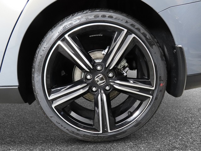 Honda Accord Hybrid Vehicle Full-screen Gallery Image 09