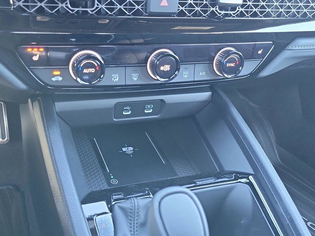 Honda Accord Hybrid Vehicle Full-screen Gallery Image 18