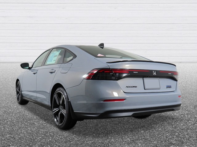 Honda Accord Hybrid Vehicle Full-screen Gallery Image 03