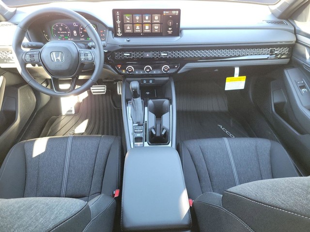 Honda Accord Hybrid Vehicle Full-screen Gallery Image 12