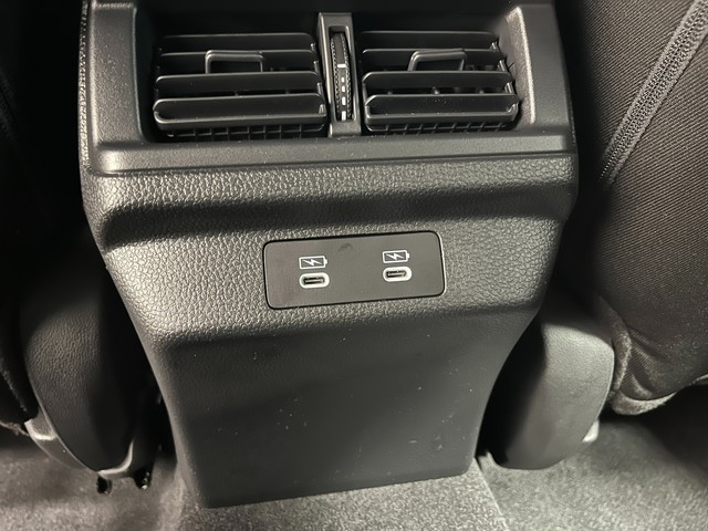 Honda Accord Hybrid Vehicle Full-screen Gallery Image 27