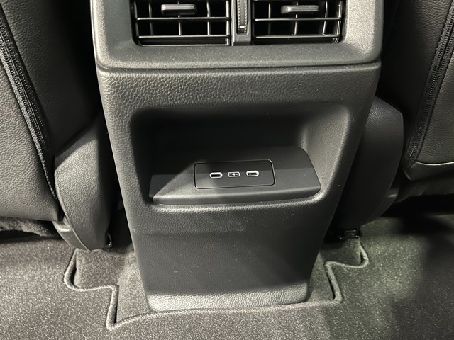 Honda CR-V Vehicle Full-screen Gallery Image 25