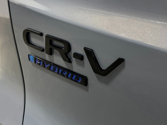 Honda CR-V Hybrid Vehicle Full-screen Gallery Image 05