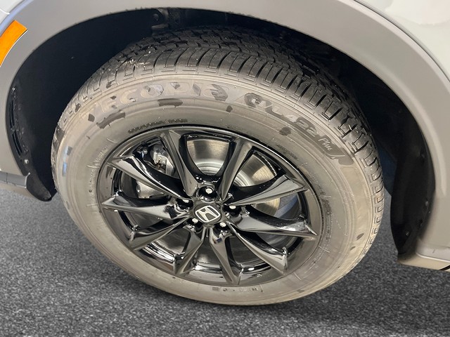 Honda CR-V Hybrid Vehicle Full-screen Gallery Image 11