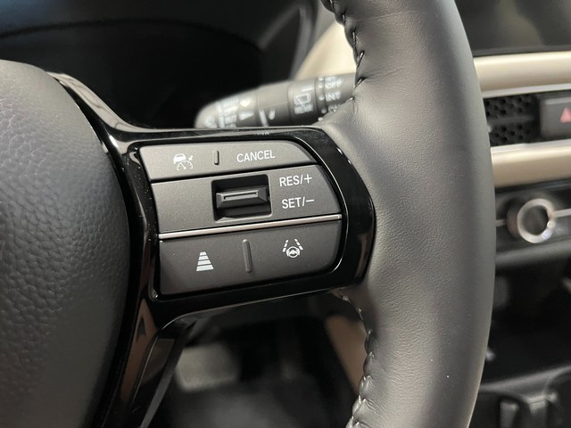 Honda HR-V Vehicle Full-screen Gallery Image 18