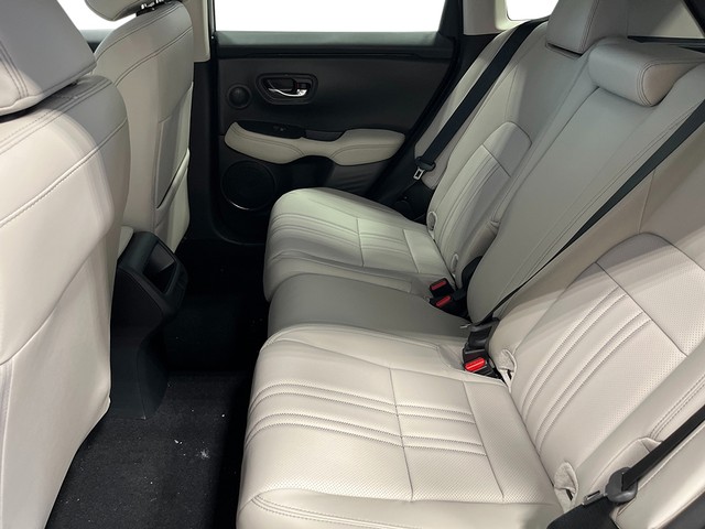 Honda HR-V Vehicle Full-screen Gallery Image 24