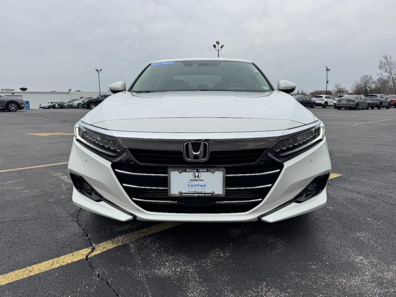 Honda Accord Sedan Vehicle Full-screen Gallery Image 09