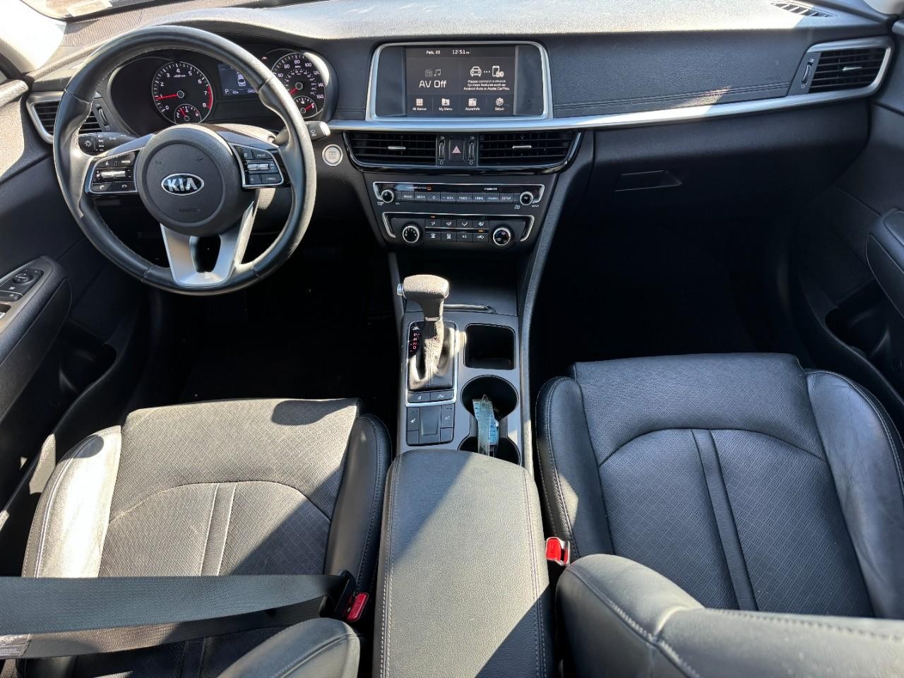 Kia Optima Vehicle Full-screen Gallery Image 11