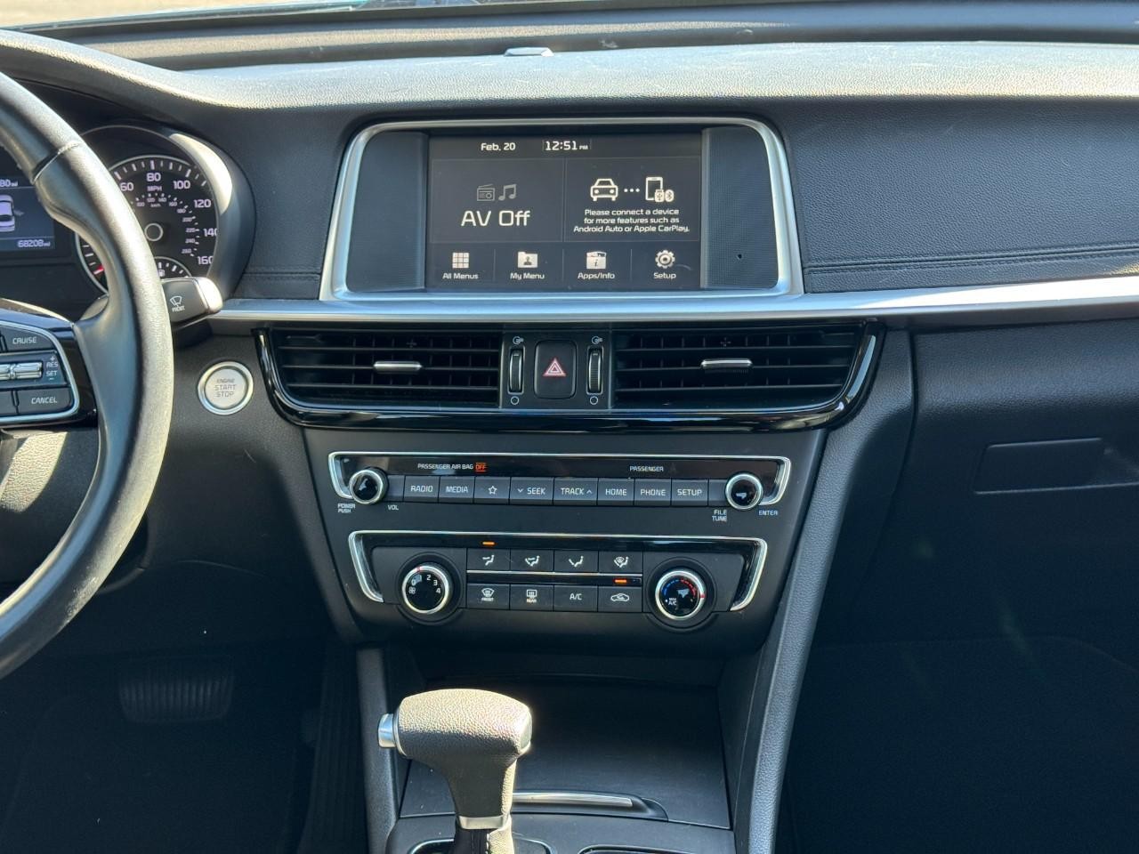 Kia Optima Vehicle Full-screen Gallery Image 13