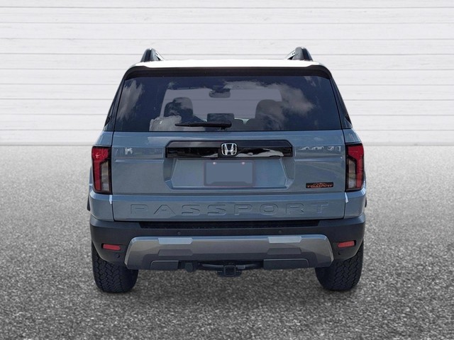 Honda Passport Vehicle Full-screen Gallery Image 05