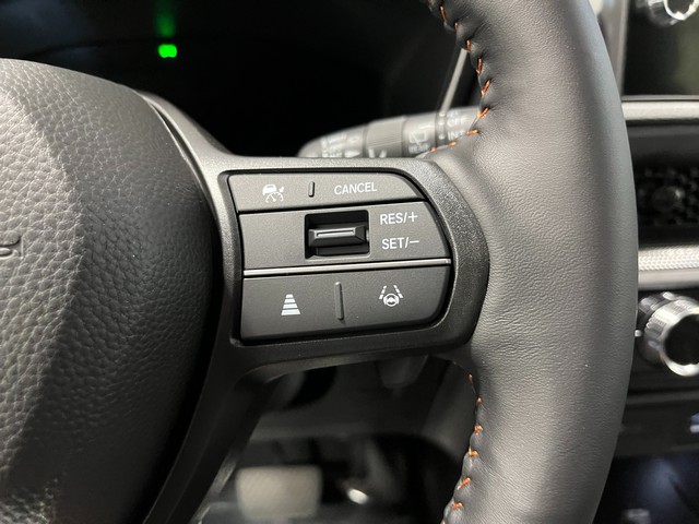 Honda CR-V Hybrid Vehicle Full-screen Gallery Image 14