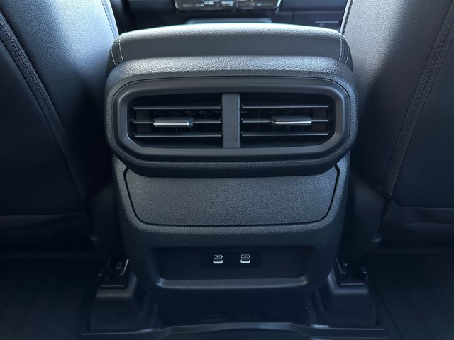 Honda Passport Vehicle Full-screen Gallery Image 23