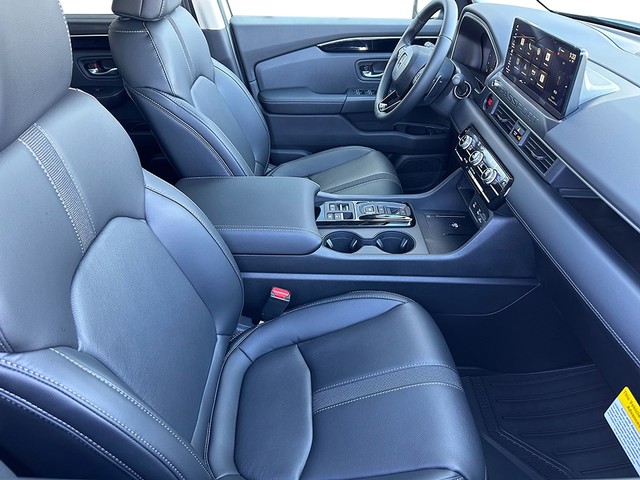 Honda Passport Vehicle Full-screen Gallery Image 28