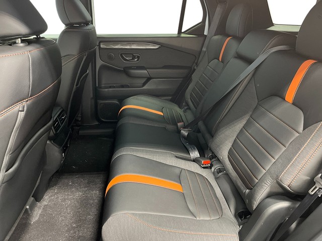 Honda Passport Vehicle Full-screen Gallery Image 21