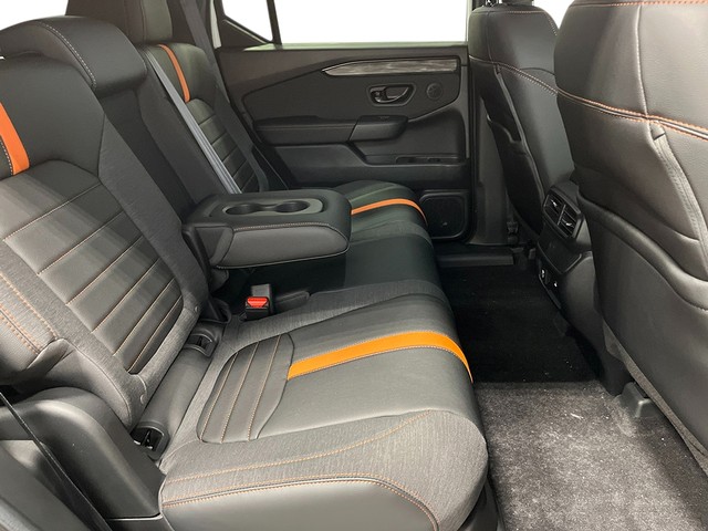 Honda Passport Vehicle Full-screen Gallery Image 24