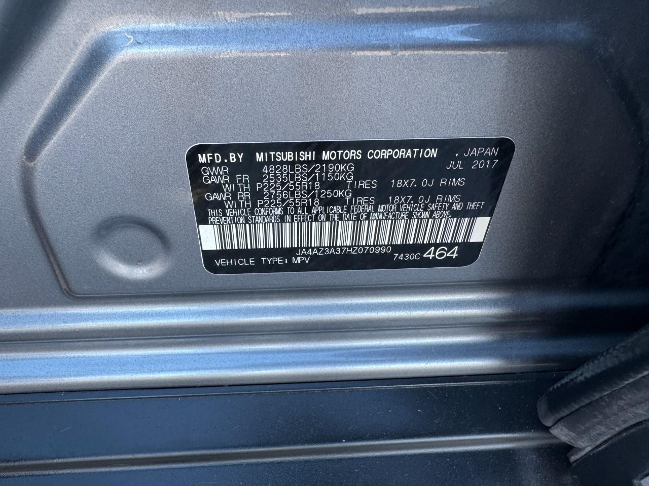 Mitsubishi Outlander Vehicle Full-screen Gallery Image 24