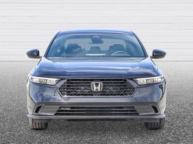 Honda Accord Hybrid Vehicle Full-screen Gallery Image 06