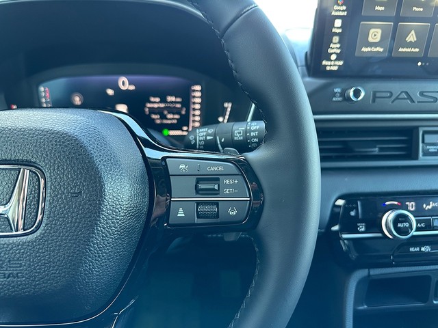 Honda Passport Vehicle Full-screen Gallery Image 12