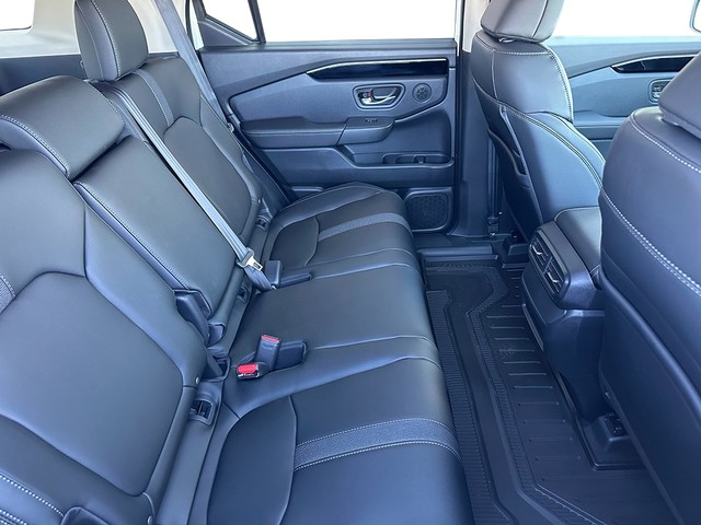 Honda Passport Vehicle Full-screen Gallery Image 25