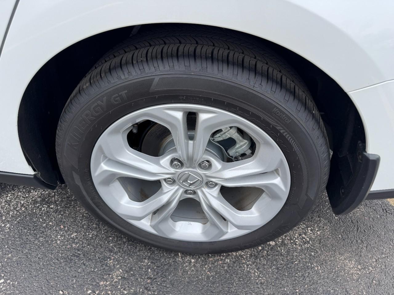 Honda Accord Sedan Vehicle Full-screen Gallery Image 08