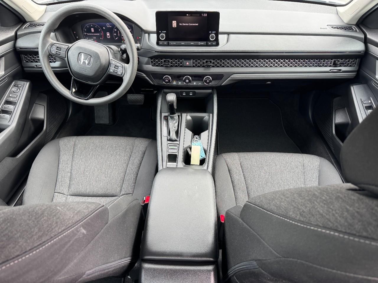 Honda Accord Sedan Vehicle Full-screen Gallery Image 12