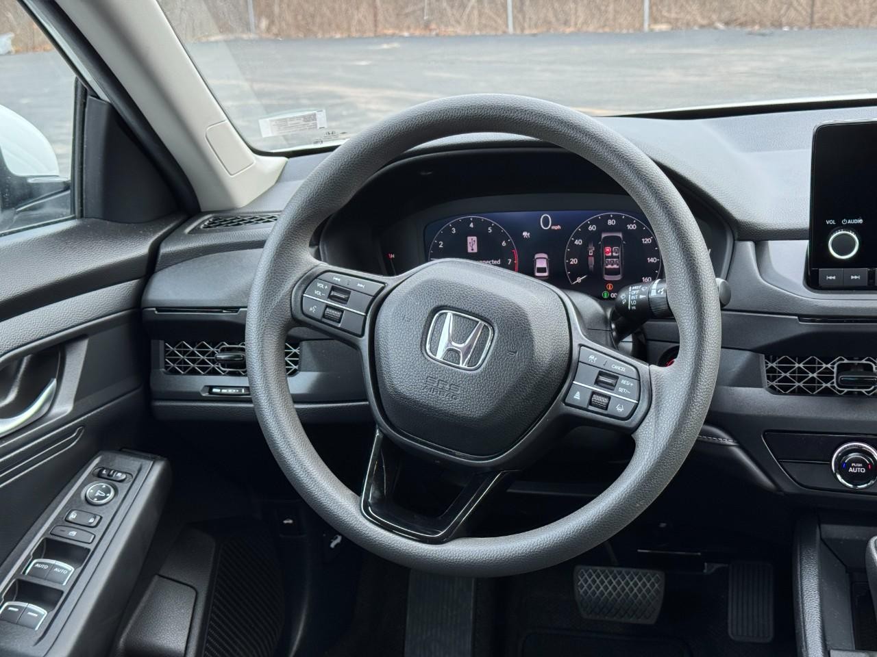 Honda Accord Sedan Vehicle Full-screen Gallery Image 13