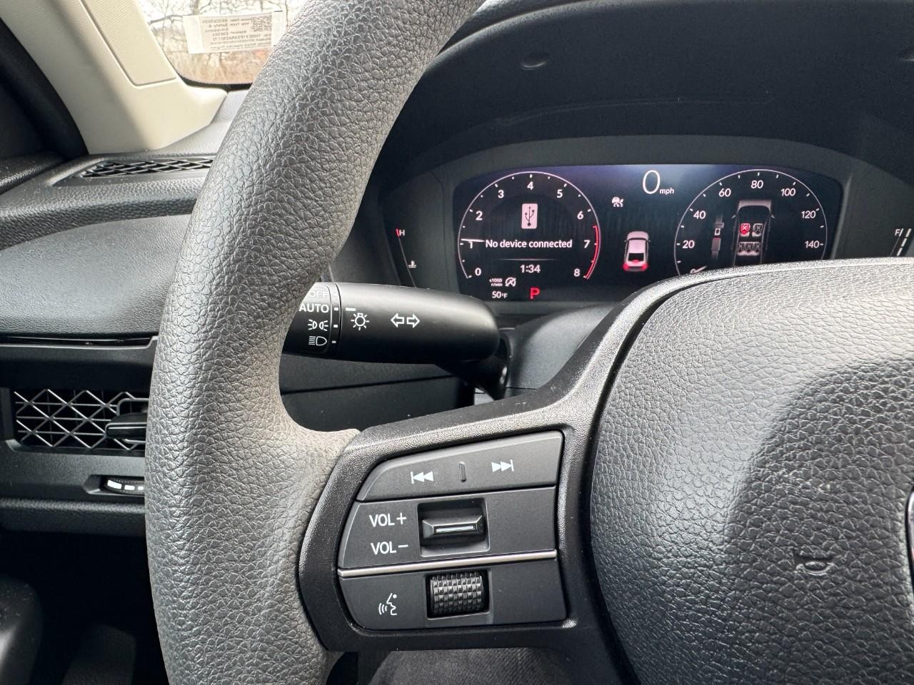 Honda Accord Sedan Vehicle Full-screen Gallery Image 19