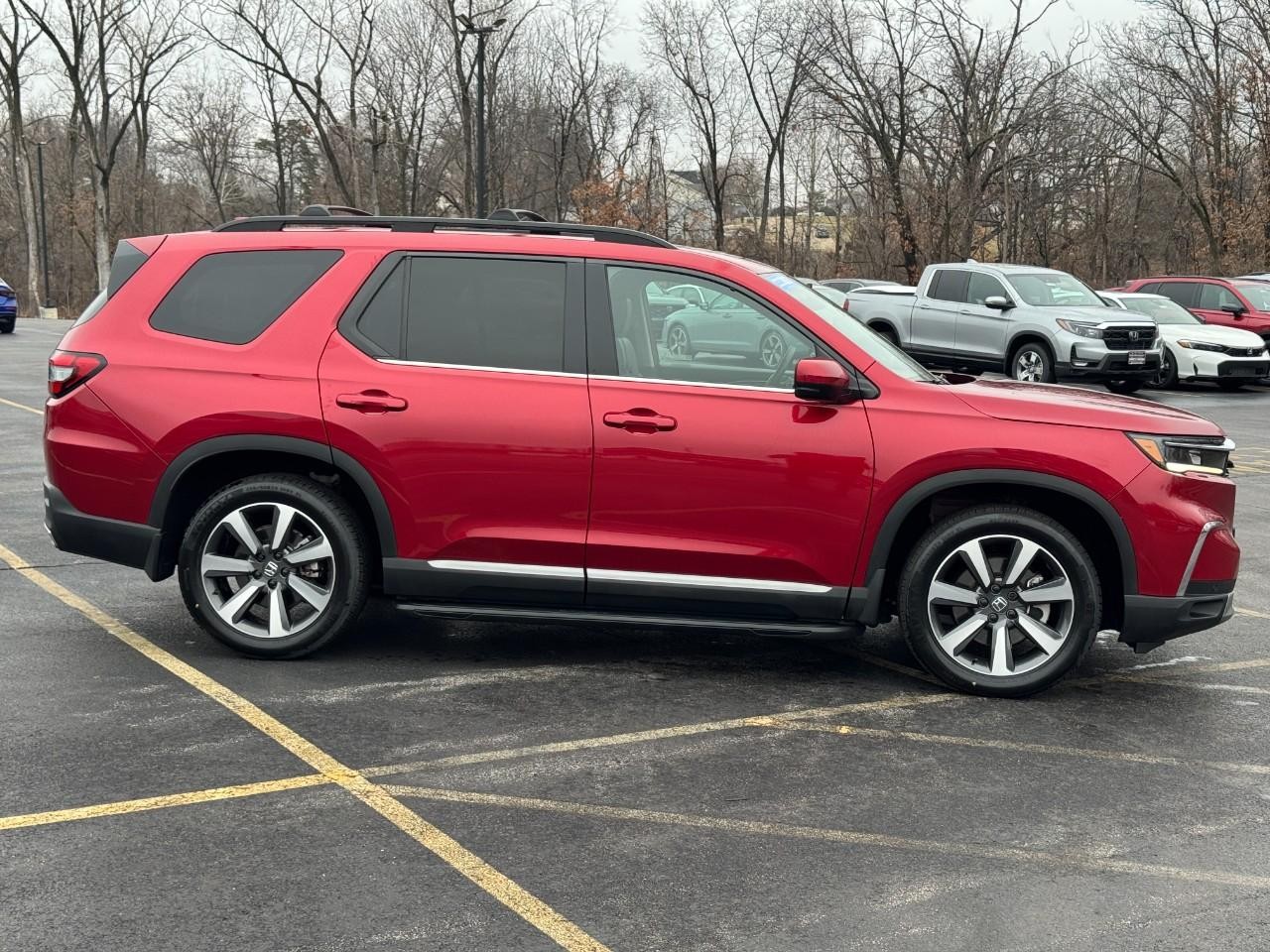 Honda Pilot Vehicle Full-screen Gallery Image 03