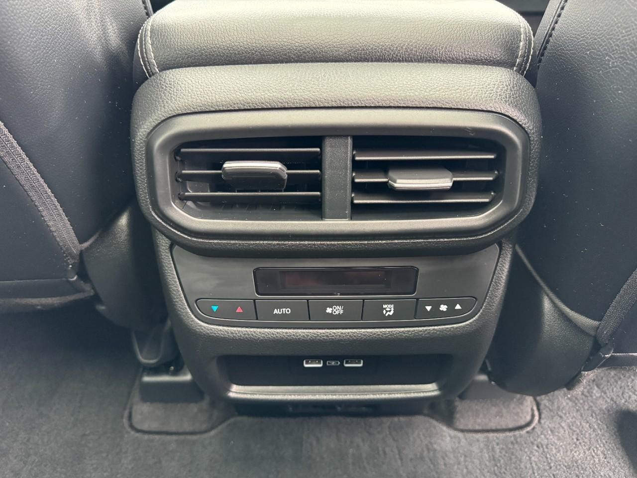 Honda Pilot Vehicle Full-screen Gallery Image 18