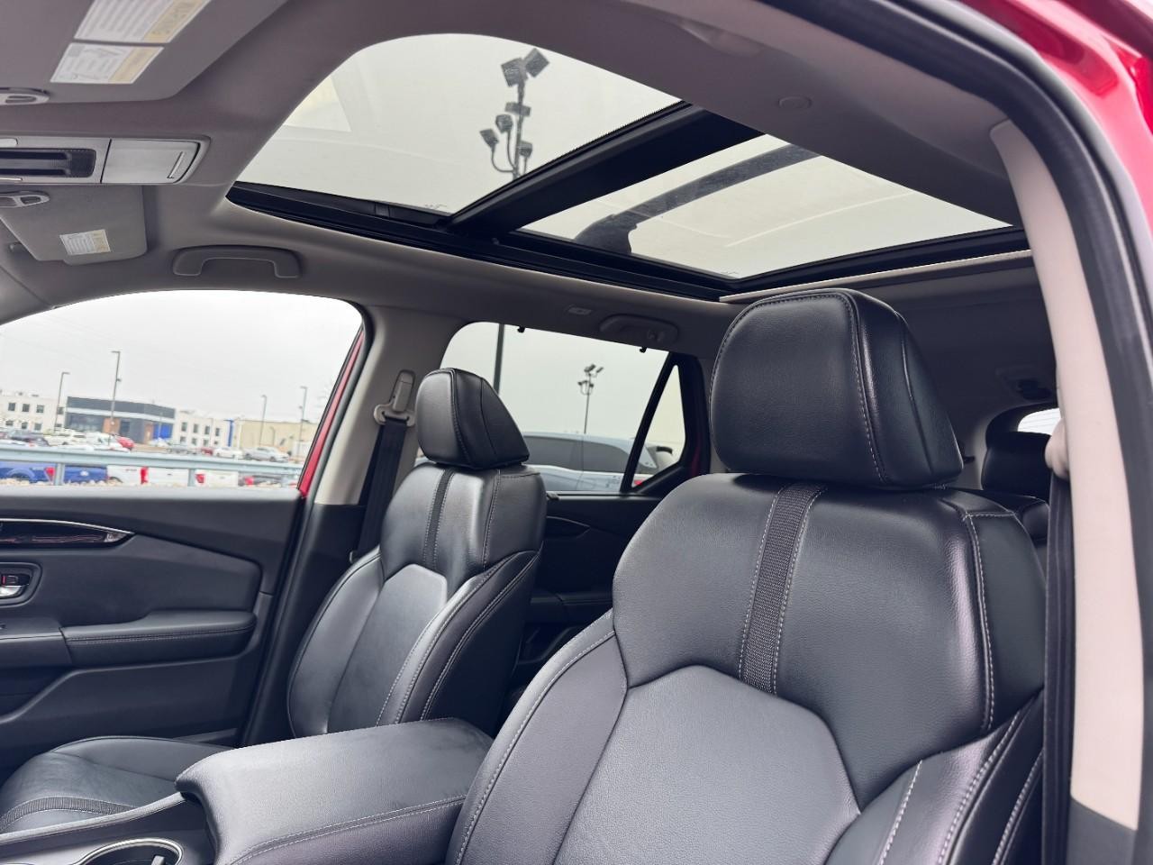 Honda Pilot Vehicle Full-screen Gallery Image 19
