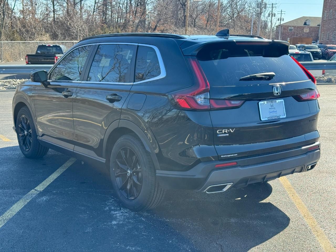 Honda CR-V Hybrid Vehicle Full-screen Gallery Image 06