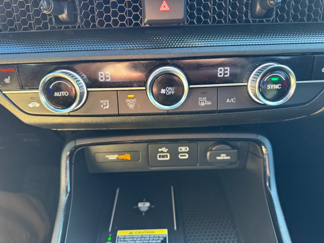 Honda CR-V Hybrid Vehicle Full-screen Gallery Image 21