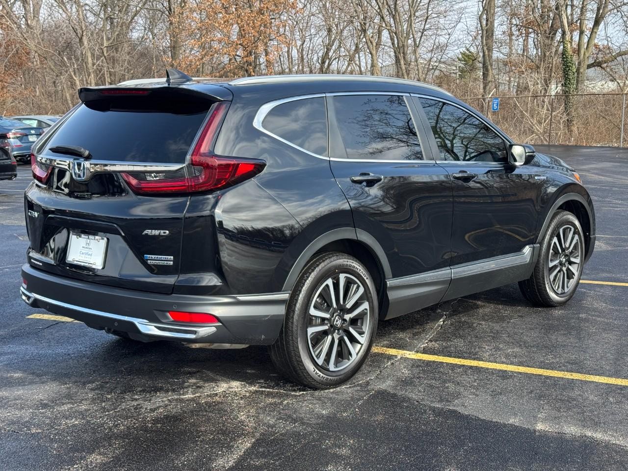 Honda CR-V Hybrid Vehicle Full-screen Gallery Image 03