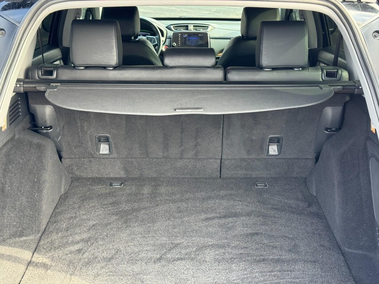 Honda CR-V Hybrid Vehicle Full-screen Gallery Image 04