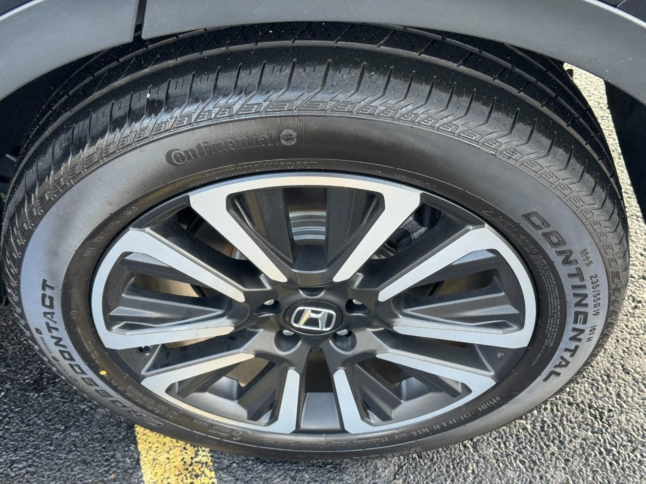 Honda CR-V Hybrid Vehicle Full-screen Gallery Image 08