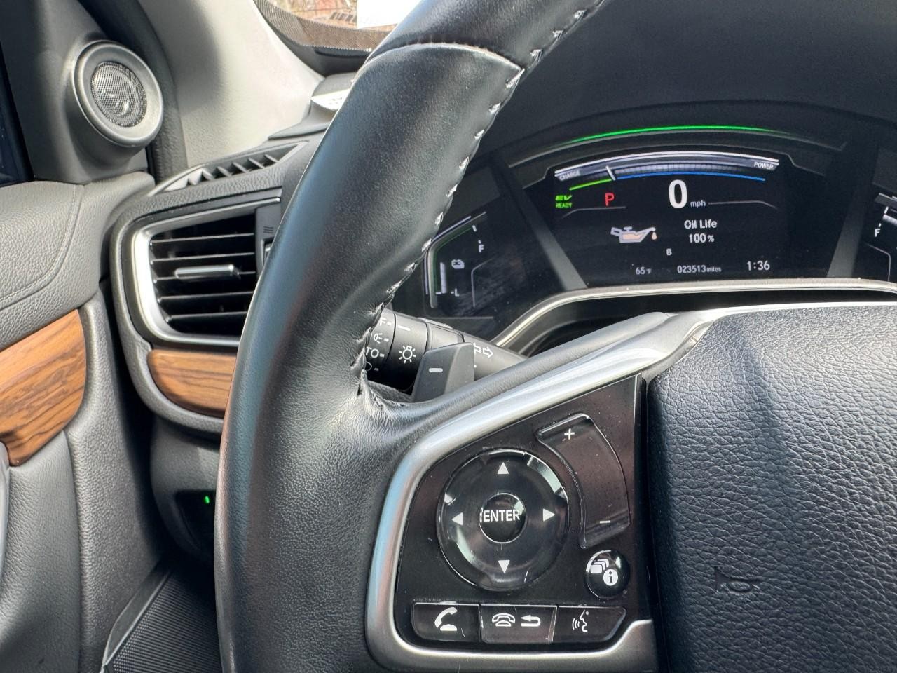 Honda CR-V Hybrid Vehicle Full-screen Gallery Image 20