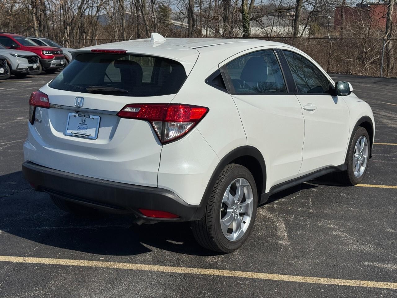 Honda HR-V Vehicle Full-screen Gallery Image 03