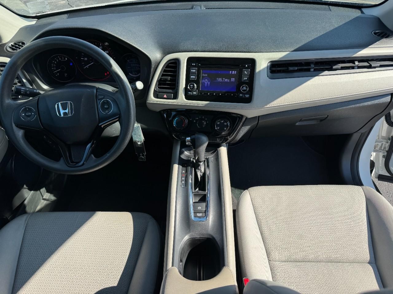 Honda HR-V Vehicle Full-screen Gallery Image 11
