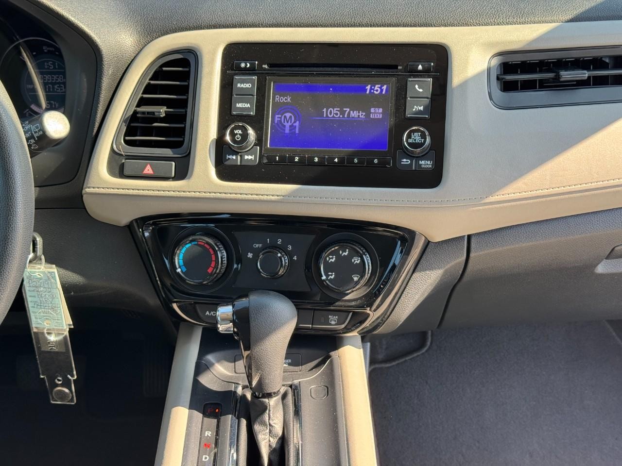 Honda HR-V Vehicle Full-screen Gallery Image 13