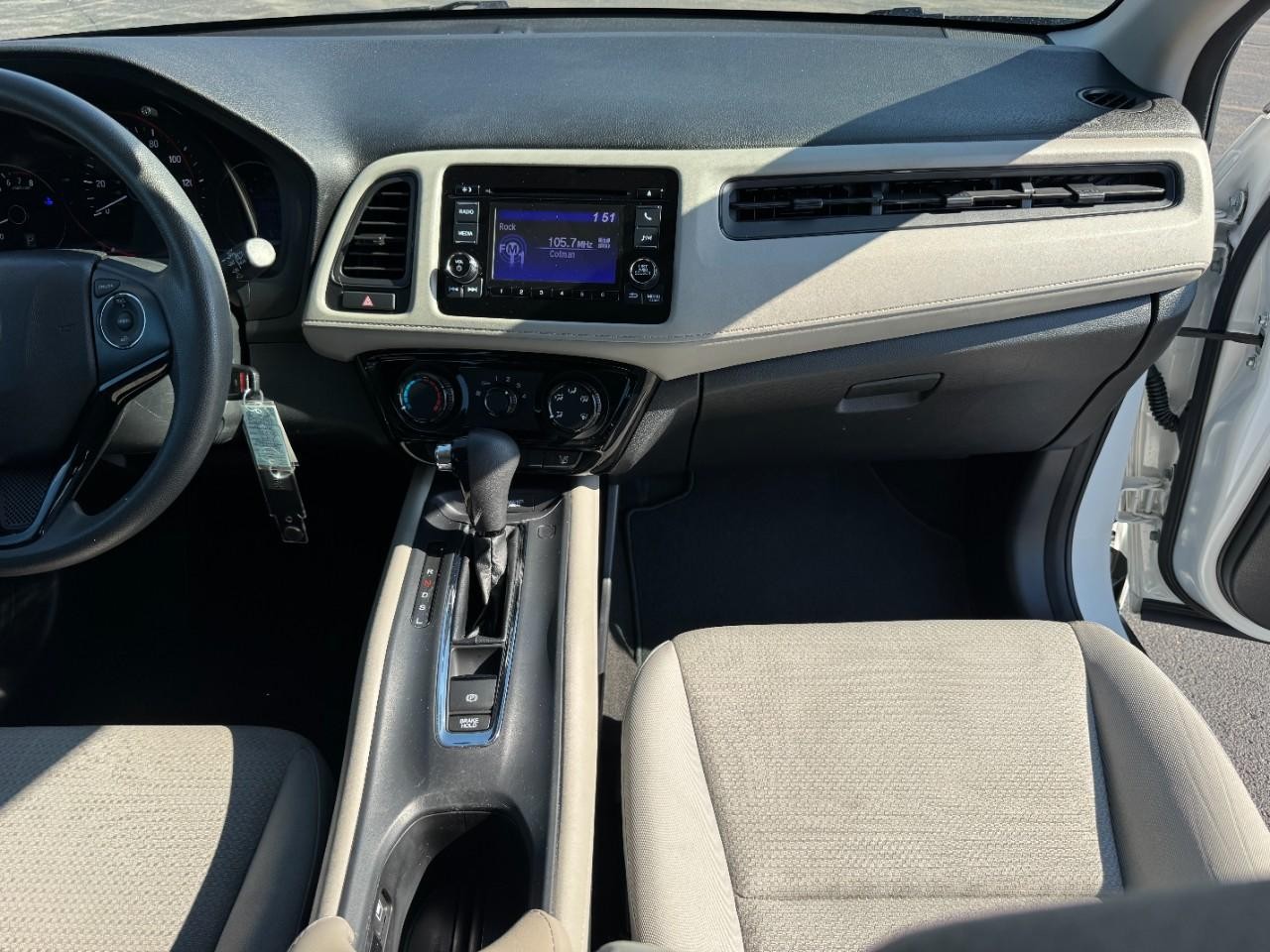 Honda HR-V Vehicle Full-screen Gallery Image 15