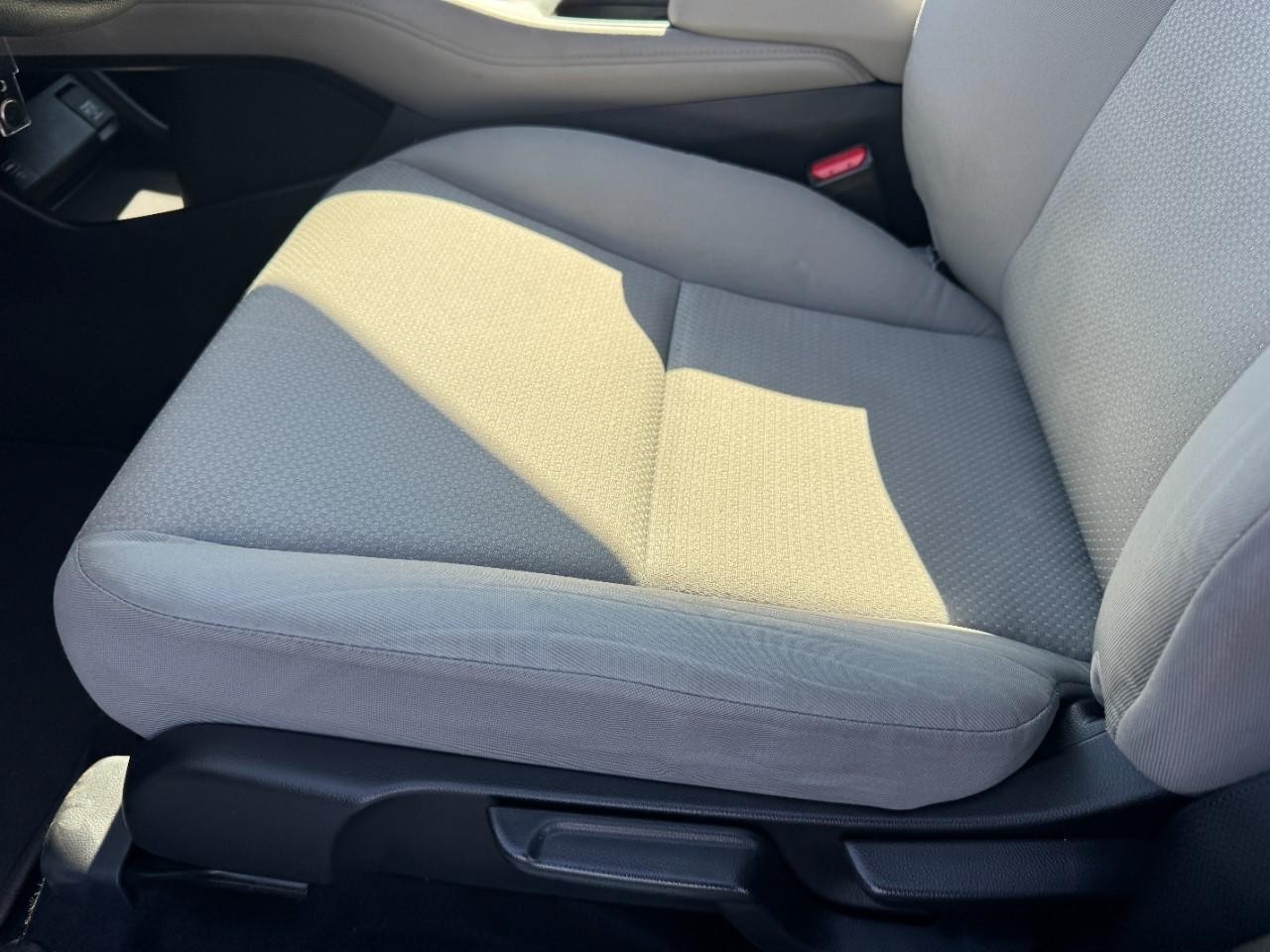 Honda HR-V Vehicle Full-screen Gallery Image 17