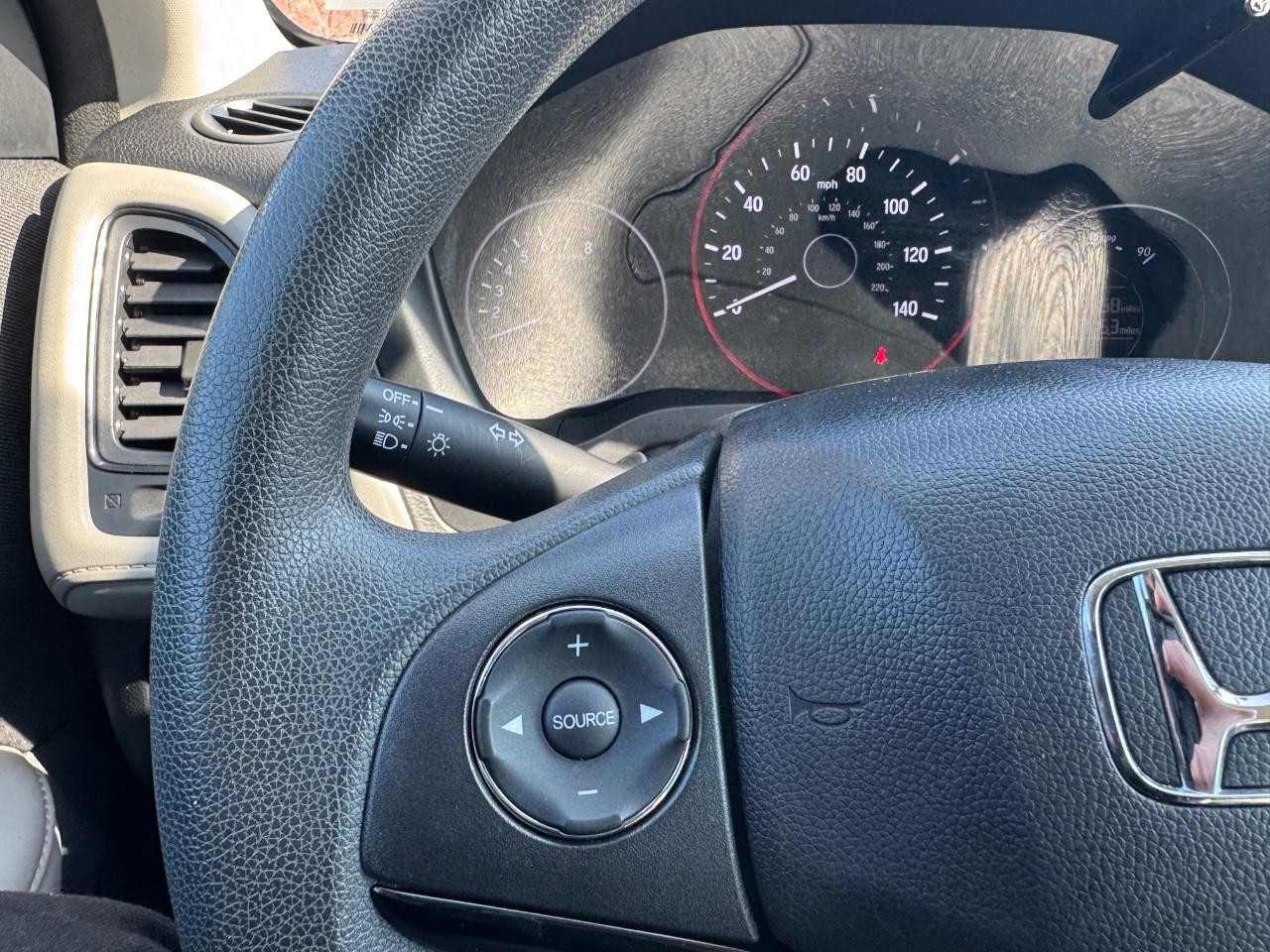 Honda HR-V Vehicle Full-screen Gallery Image 19