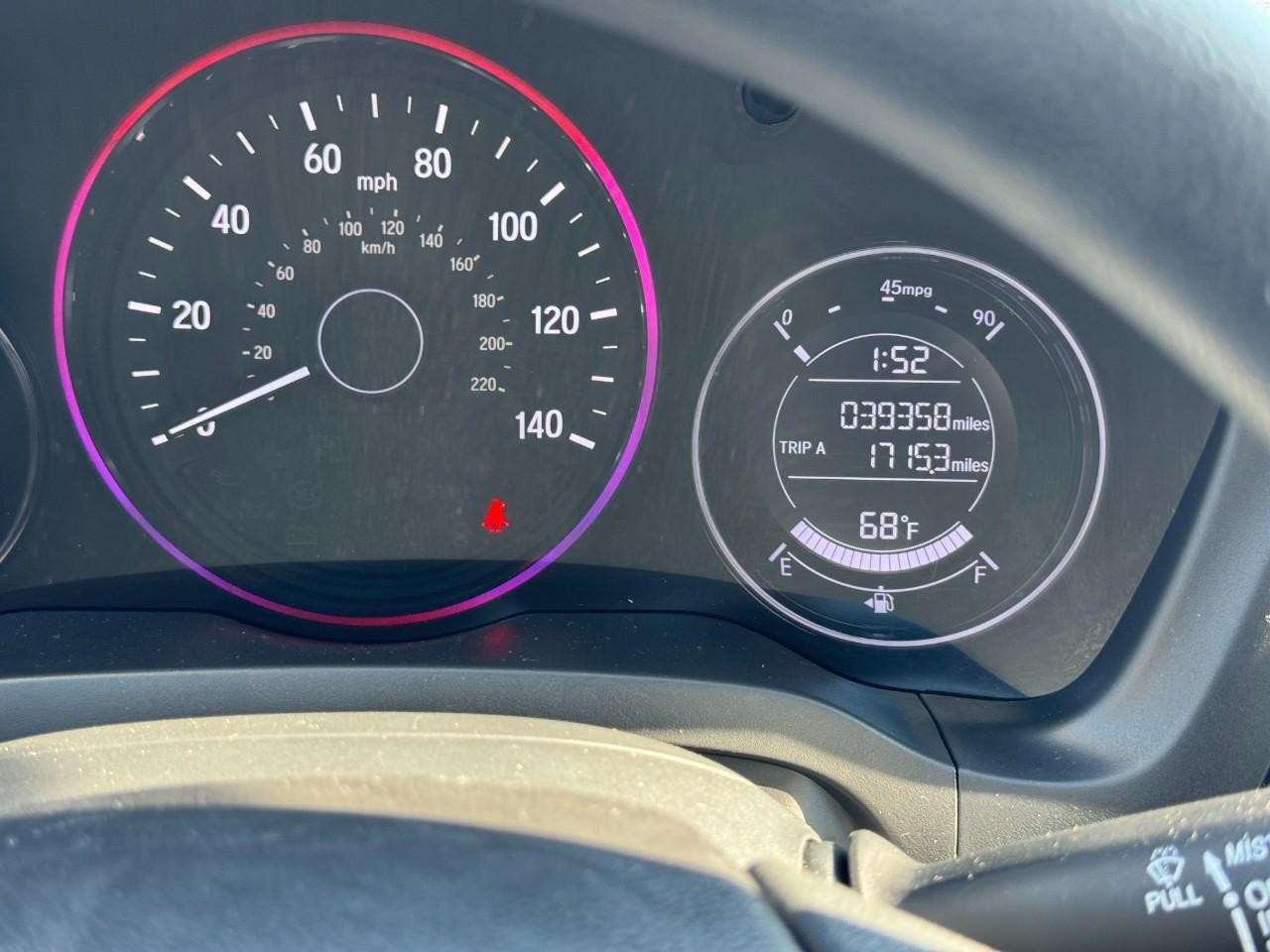 Honda HR-V Vehicle Full-screen Gallery Image 21