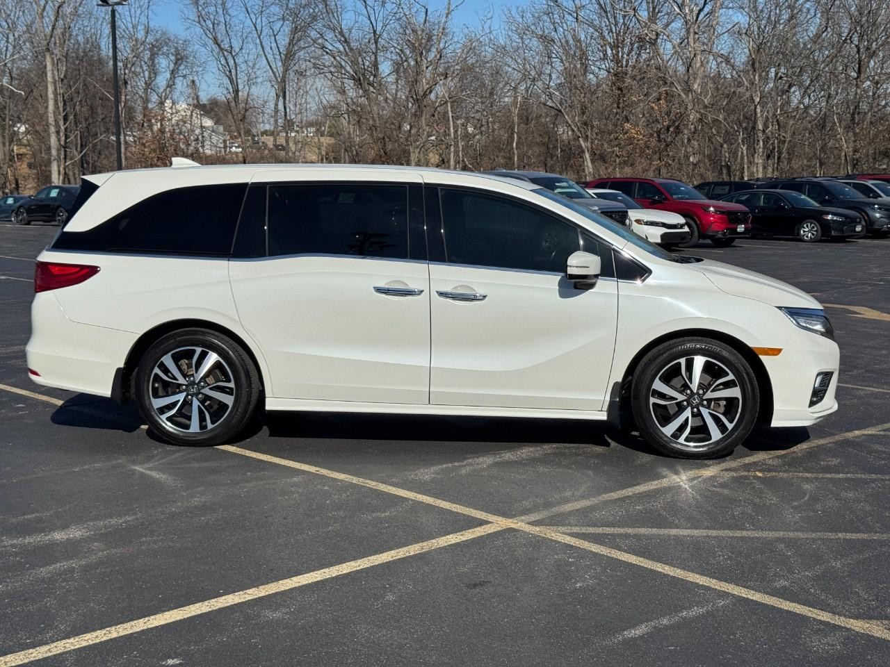 Honda Odyssey Vehicle Full-screen Gallery Image 02