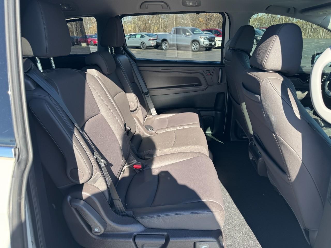 Honda Odyssey Vehicle Full-screen Gallery Image 10